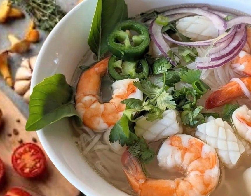 314. Pho - Noodle Soup with Seafood (Shrimp & Squid).
