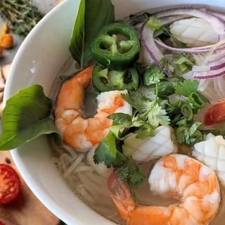 314. Pho - Noodle Soup with Seafood (Shrimp & Squid)