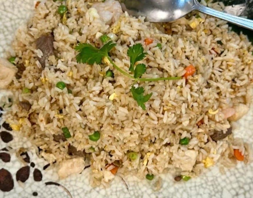 L19. Fried Rice (Beef Chicken Shrimp Mix) (L).