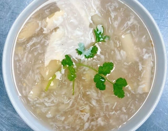 25. Crab Meat Soup with Bamboo Shoots.