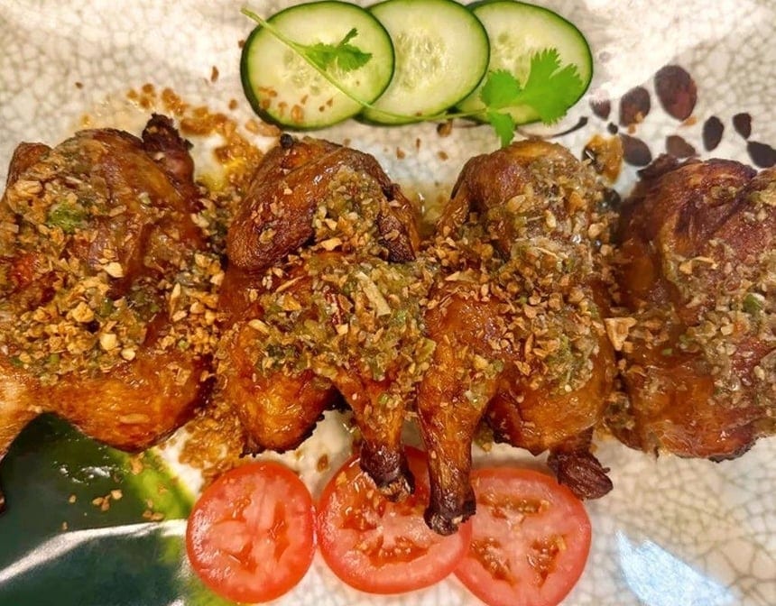 69. Chicken with Garlic Sauce (2 Hens) (w/ Steamed Rice).